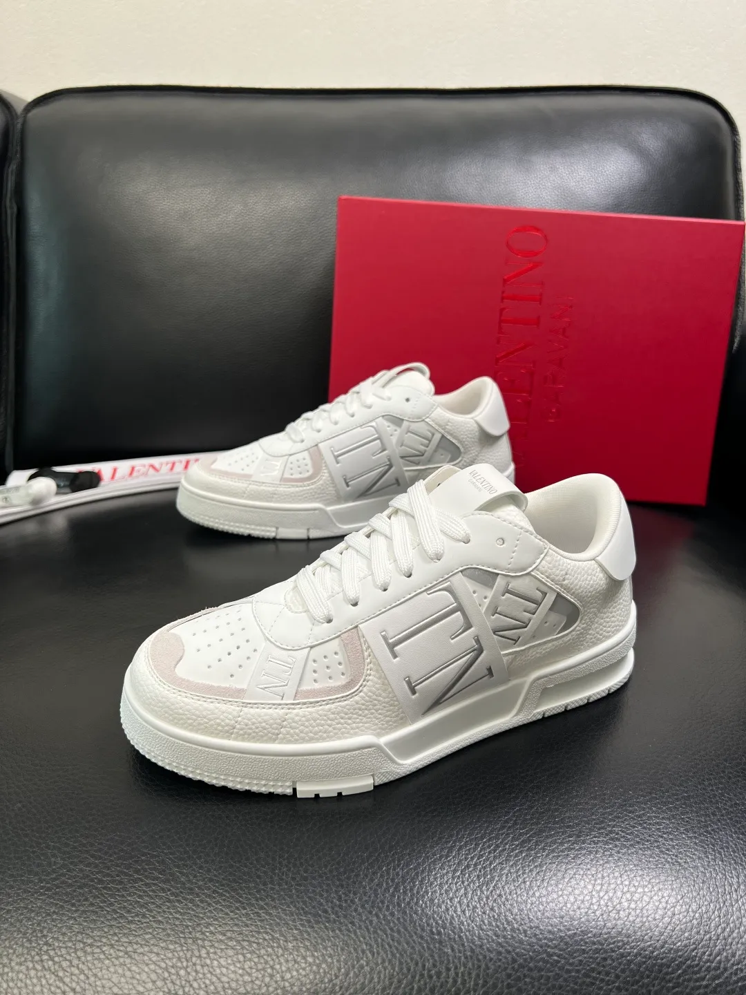 Men's shoes 💰660 VALENTINO High quality top craftsmanship Valentino, sports sneakers counter synchronization, uppers imported from Italy, high-quality splicing colorful complex crafts, imported cowhide lining soft and comfortable, soles: original soles specially provided by the original factory, T men's shoes 💰U exclusive movable molded soles super comfortable, original factory and single goods, welcome to compare, couple size 39-44 (customized 45)